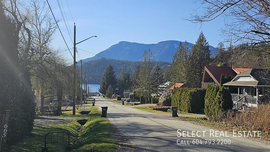 1st image of 66570 Kereluk Rd
