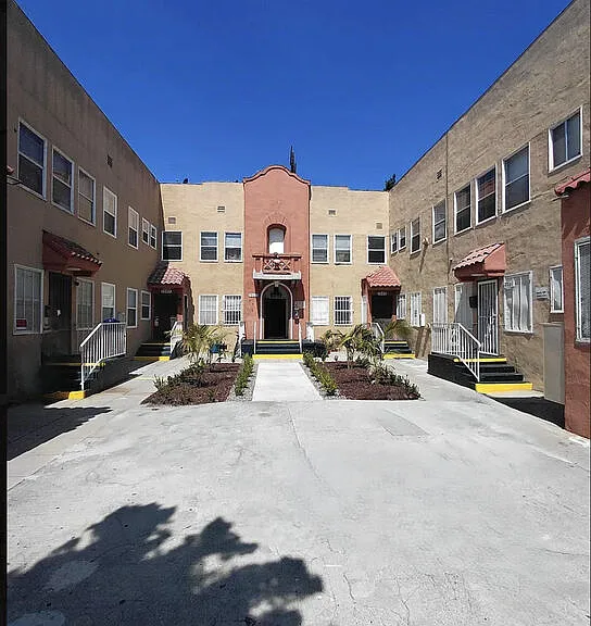 7501 S Central Ave #4 — Photo 9