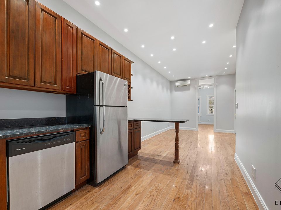 1st image of 73 Engert Ave APT 2R