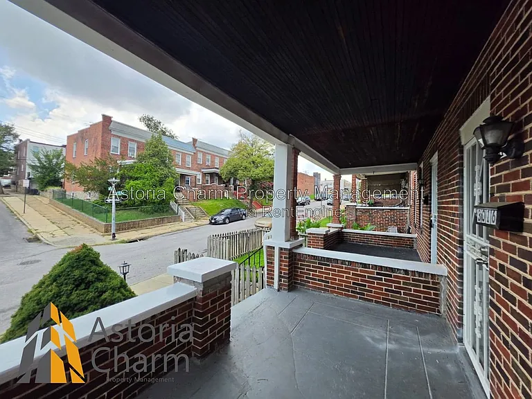 3016 Pelham Ave — Photo 6