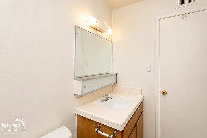 2041 W Berridge Ln #11 — Photo 9