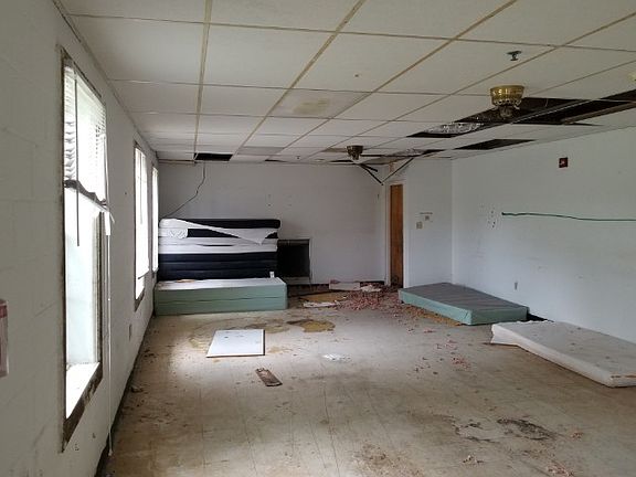 3rd image of 7122 Edmund Hwy