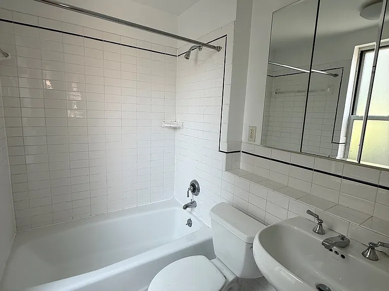 80 Thompson St #11 — Photo 6