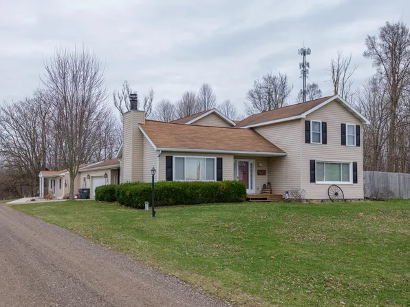 8368 N 46th St, Augusta, MI 49012