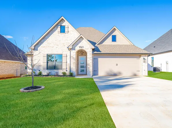 1521 Wellington Ln, Longview, TX 75605