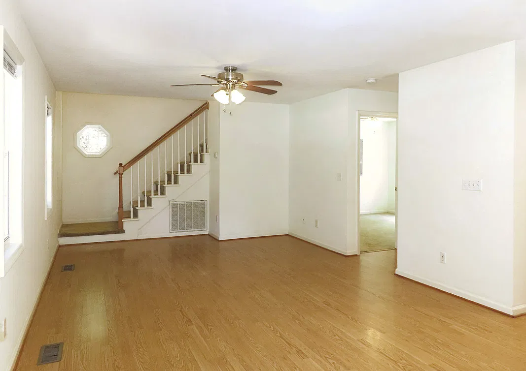 303 W Poplar Ave — Photo 2