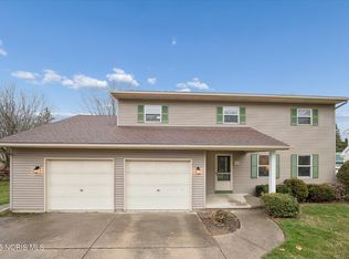 28 Mattatuck Way, Waterville, OH 43566