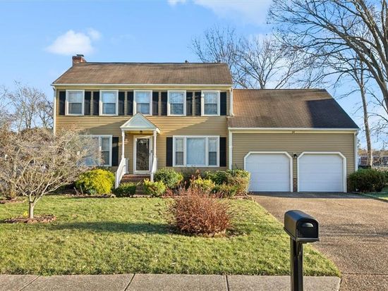 24 Kings Landing Ln, Hampton, VA 23669