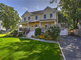 634 Beach Rd, Fairfield, CT 06824