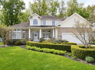 38712 Chagrin Mills Ct, Willoughby, OH 44094