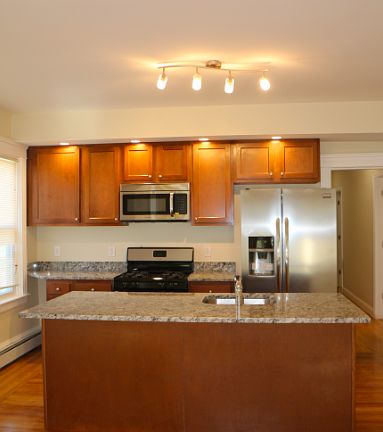 4th image of 139 Oakland Ave #1