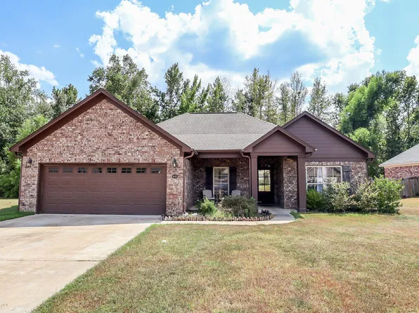 1033 Pebble Creek Dr, Oxford, MS 38655
