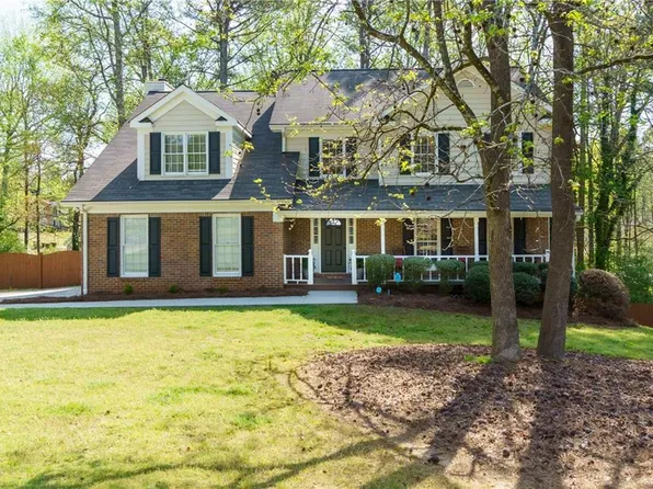 2072 Perrin Dr, Lawrenceville, GA 30043