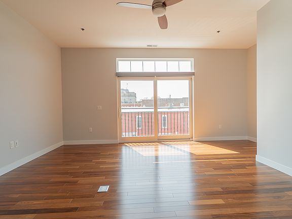 Living room nook/balcony