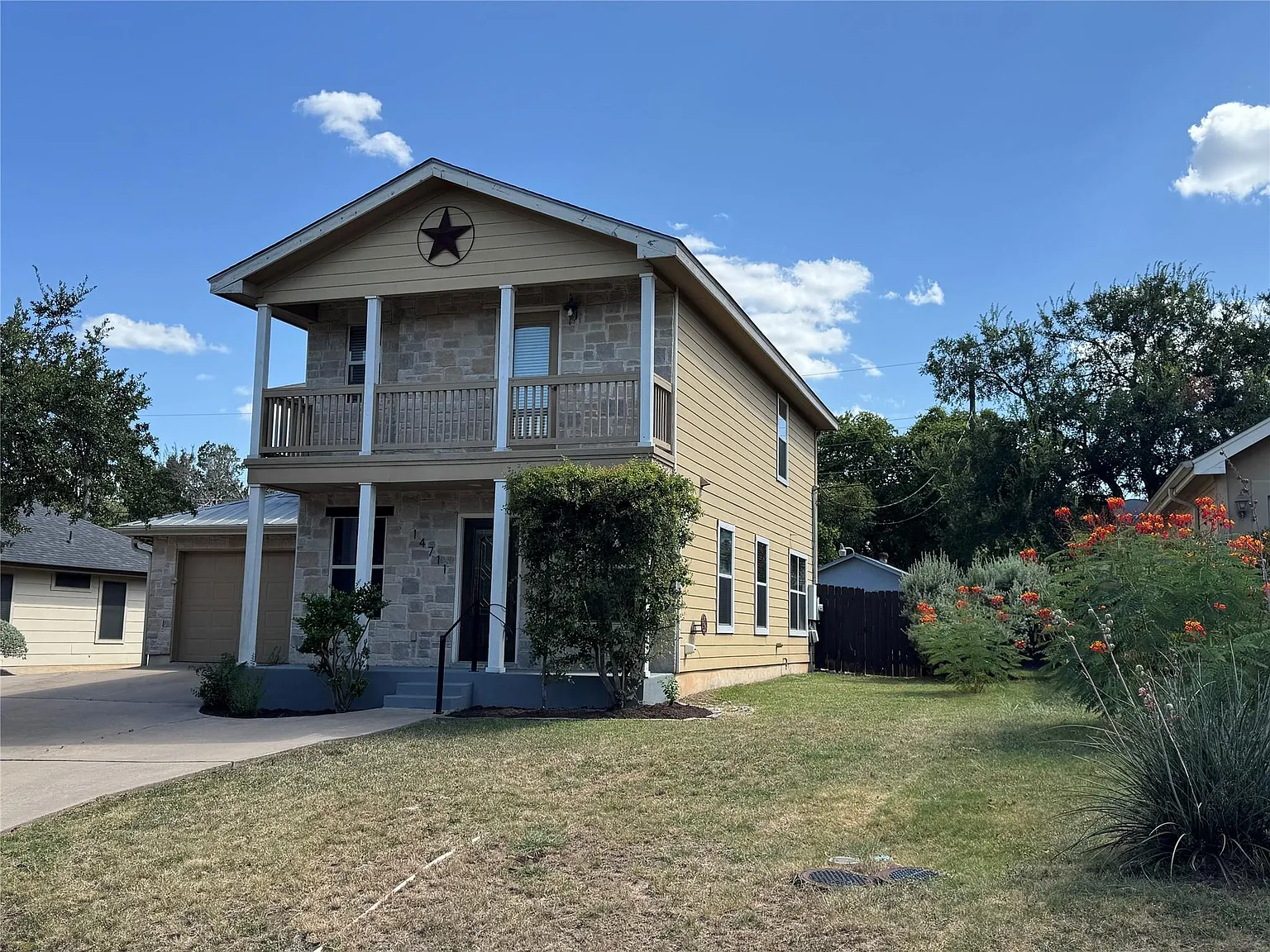3 bed, 2.5 bath, 1729 sqft, $2,295 — Photo 2