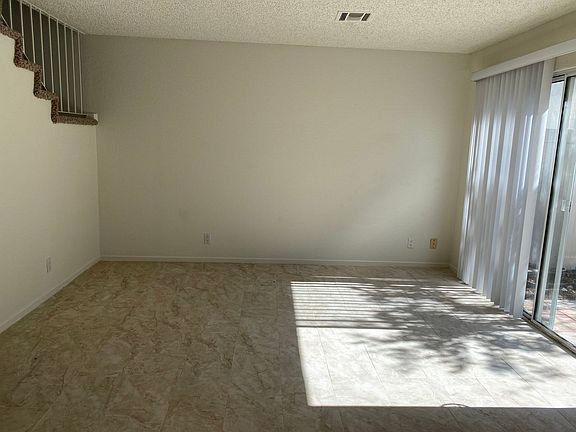 4th image of 258 Green Moor Pl