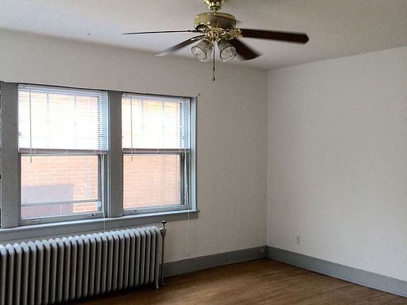 4th image of 1525 E Royall Pl APT 36