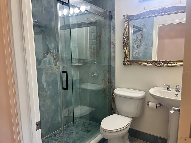800 N Tamiami Trl #205 — Photo 12