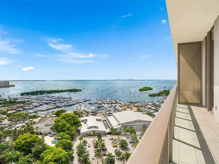 2655 S Bayshore Dr #1906 — Photo 2