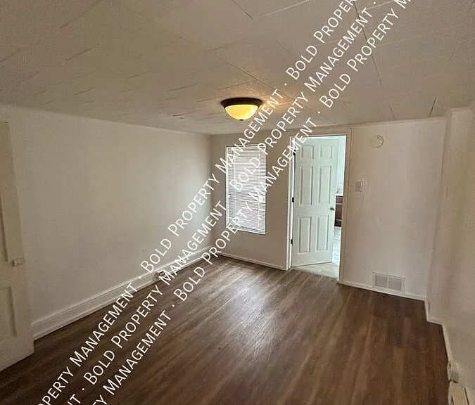 1316 Kenny St — Photo 5