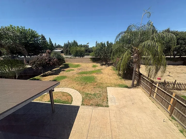 722 W James Ct — Photo 10