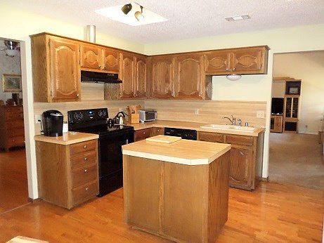 3rd image of 5012 Sherwood Dr