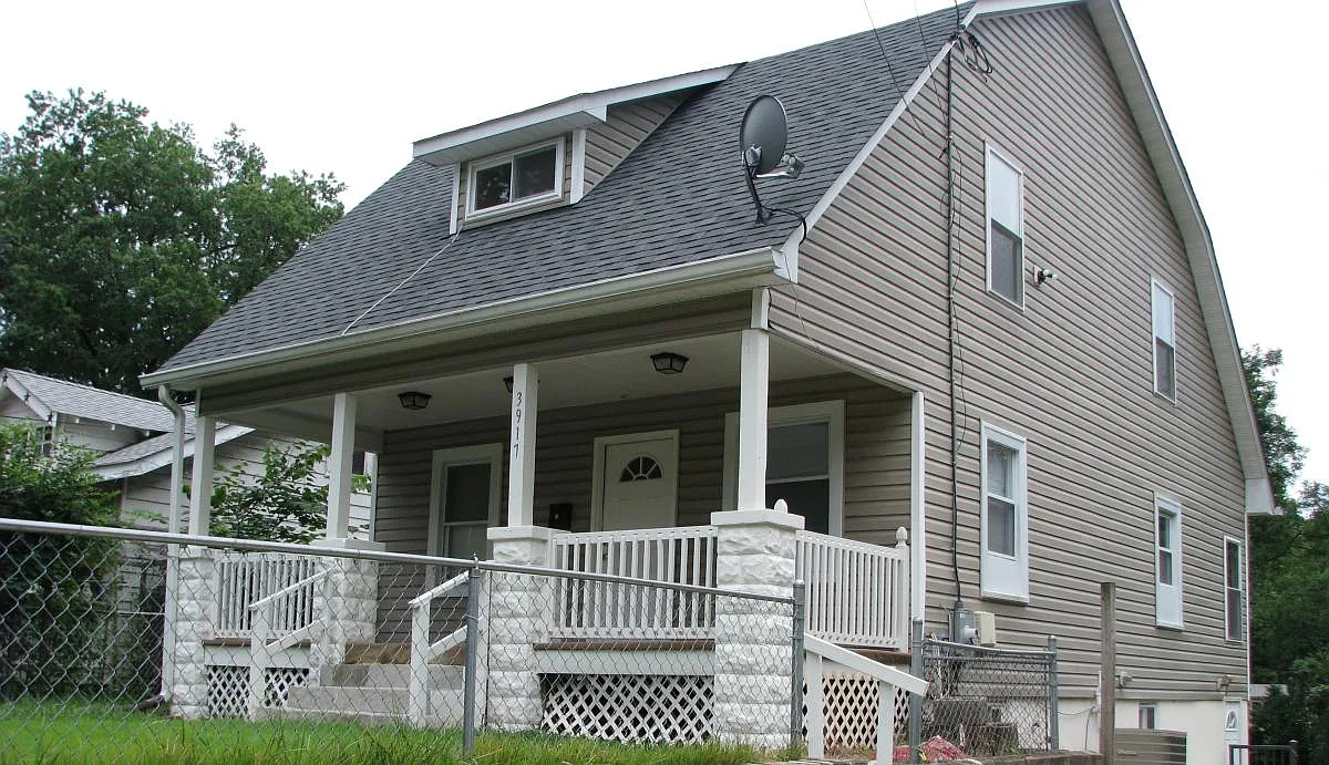 4 bed, 1852 sqft, $3,395 — Photo 1