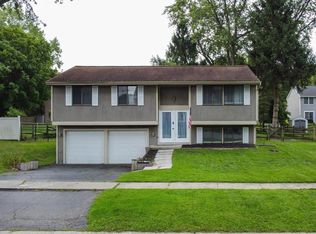 6715 Denbridge Dr, Sylvania, OH 43560
