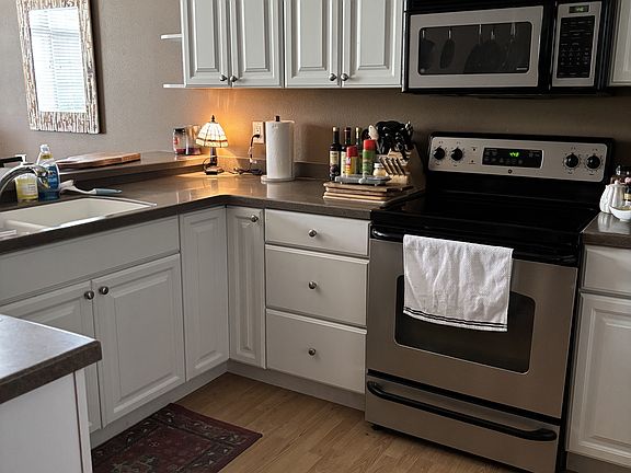5th image of 420 Community Dr Unit 203