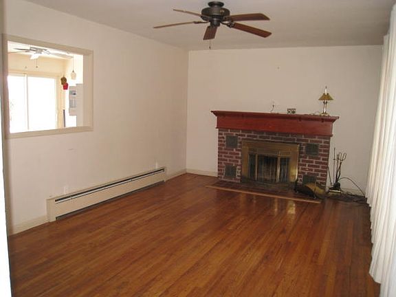 3rd image of 127 Dwyer Ave
