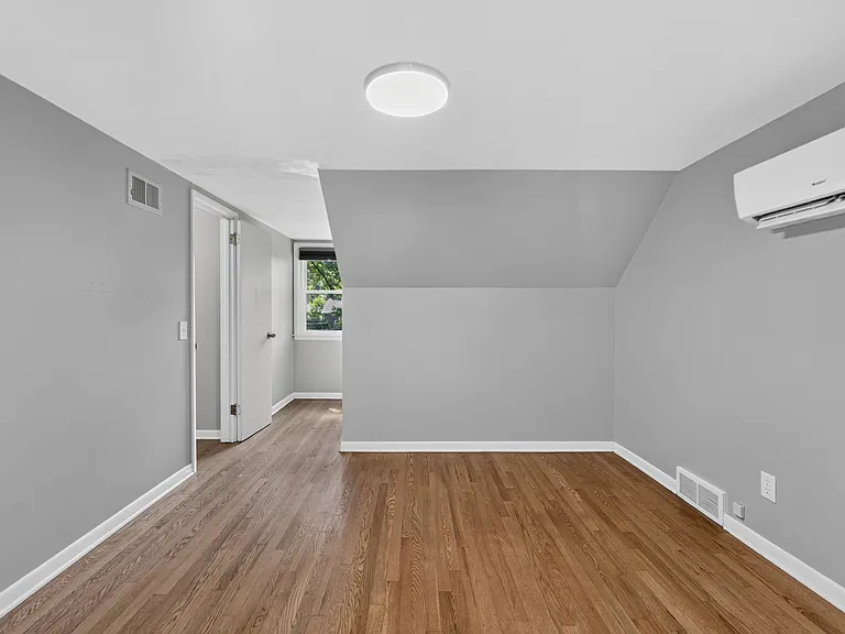 7318 Rosewood St — Photo 36