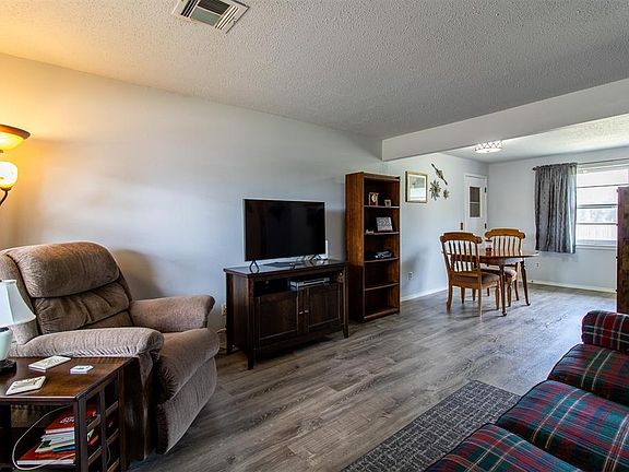 4th image of 4107 SE 14th Pl
