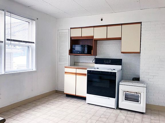 2nd image of 1450 W Ohio St #1