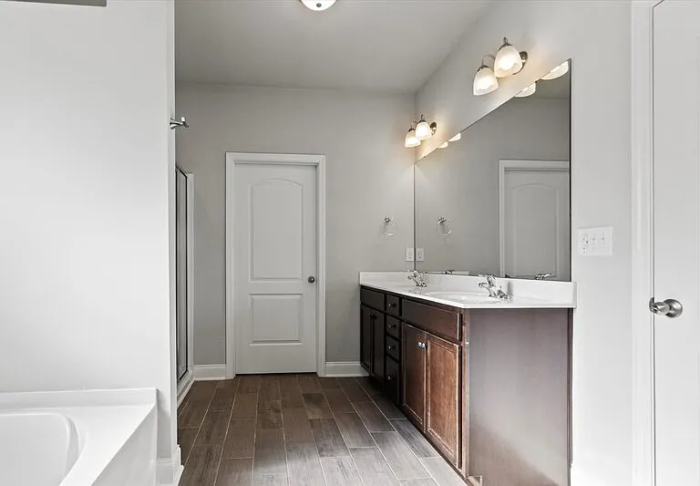 220 Dinner Tree Sq — Photo 16