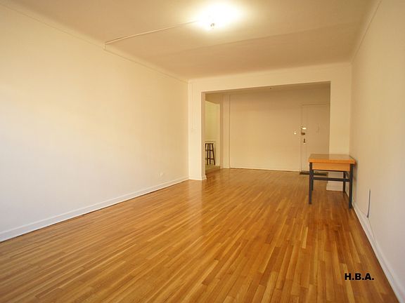 3rd image of 6861 Yellowstone Blvd APT 517