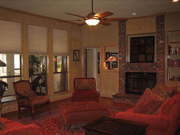 Formal living