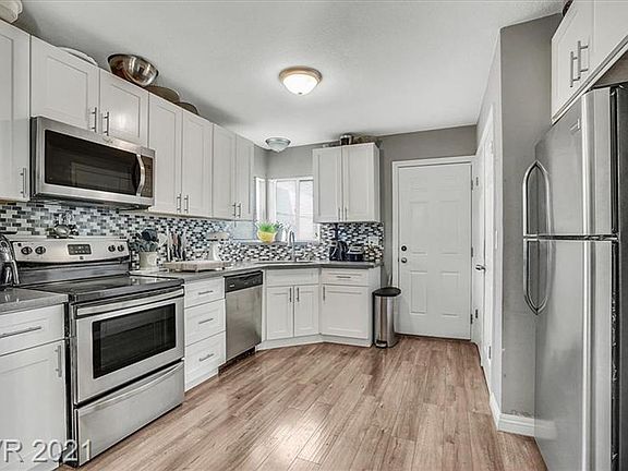 3rd image of 1310 Francis Ave