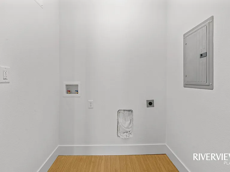 1812 Riverview Drive — Photo 16
