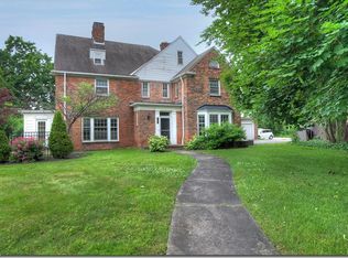 16011 Chadbourne Rd, Shaker Heights, OH