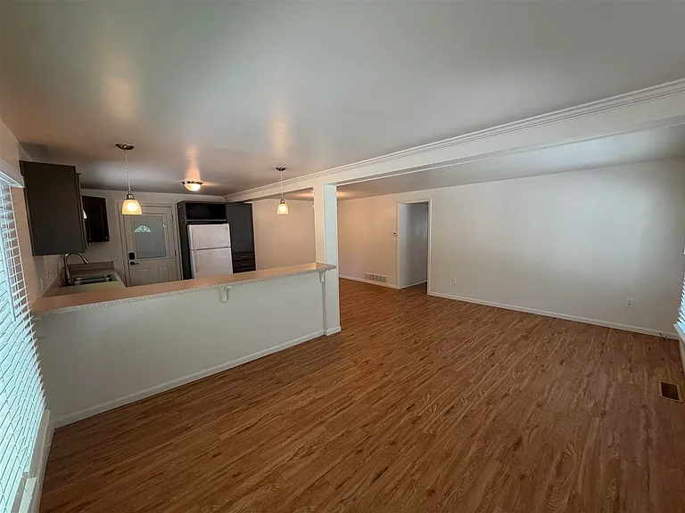 308 W Upright St #1 — Photo 3