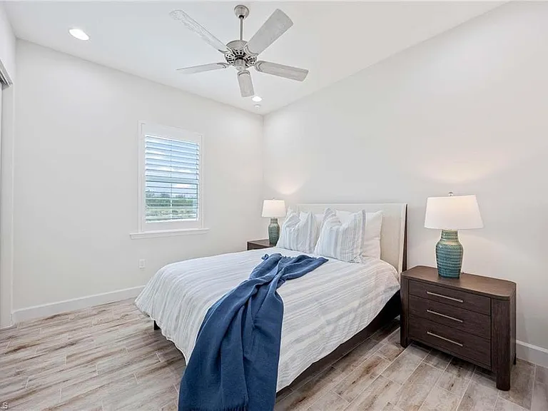 7018 Saona Ct — Photo 9
