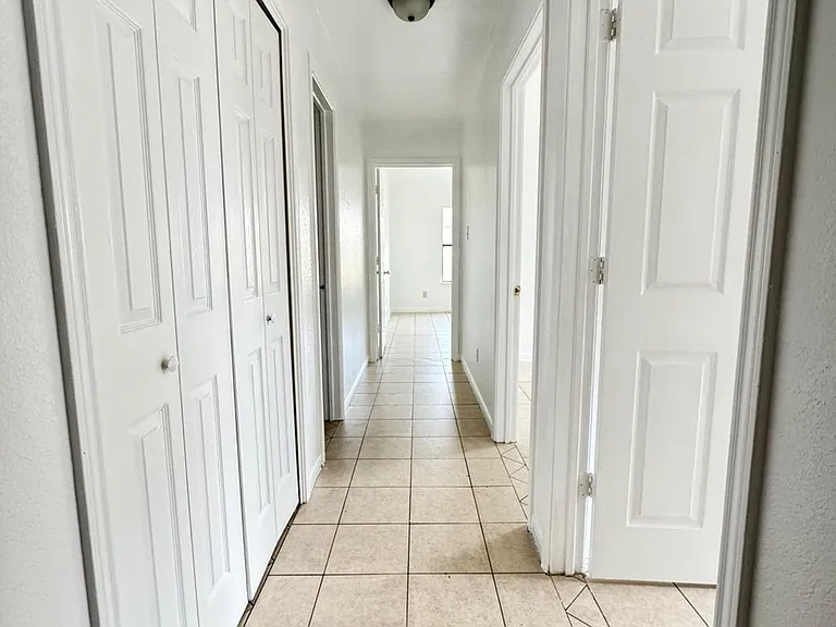 1413 Nicholas Cir #B — Photo 13