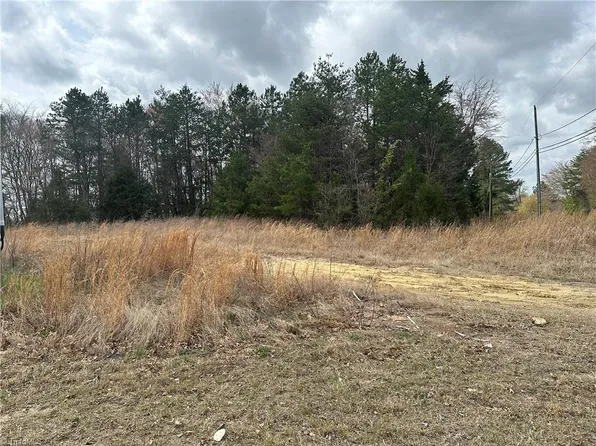 2710 Griffith Rd #10, Winston Salem, NC 27103