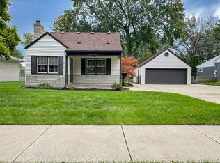 30036 Oakgrove St, Saint Clair Shores, MI 48082