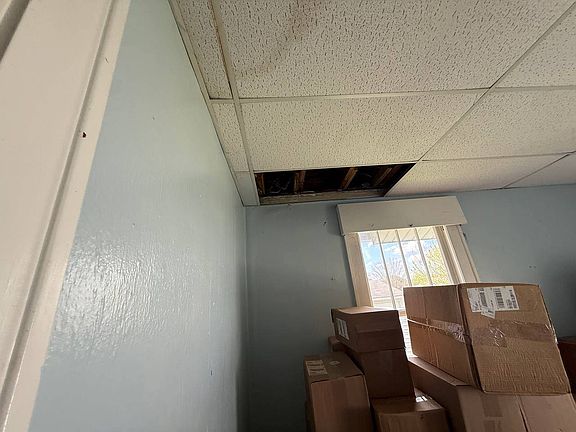 4th image of 1007 Main St E