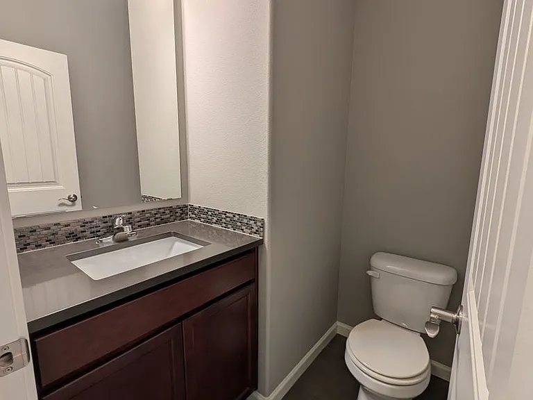 3887 Portside Dr — Photo 40