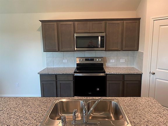 5th image of 3302 Brookstone Dr