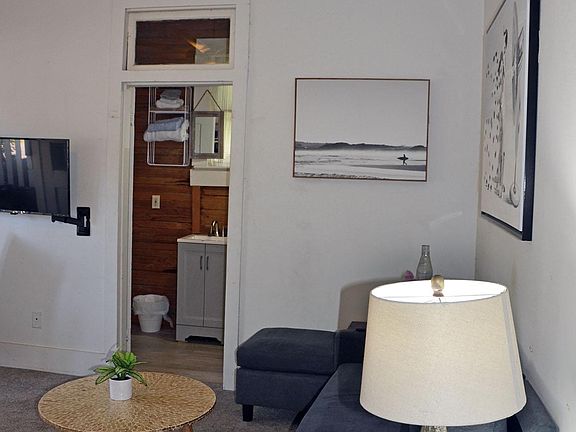 4th image of 522 N 7th Ave APT D