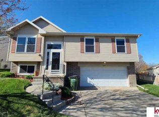 16714 Patrick Ave, Omaha, NE 68116