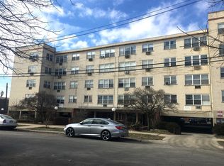 6040 N Troy St APT 311, Chicago, IL 60659